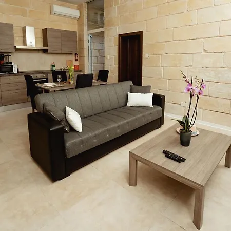 Classic 2bdr Designer Home! Close To Sea * 슬리에마