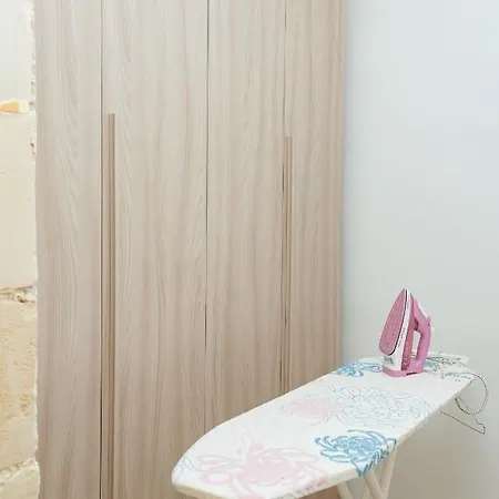 Classic 2bdr Designer Home! Close To Sea * 슬리에마