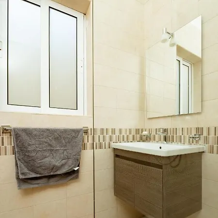 Classic 2bdr Designer Home! Close To Sea Sliema