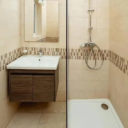 Lejlighed Classic 2bdr Designer Home! Close To Sea *
